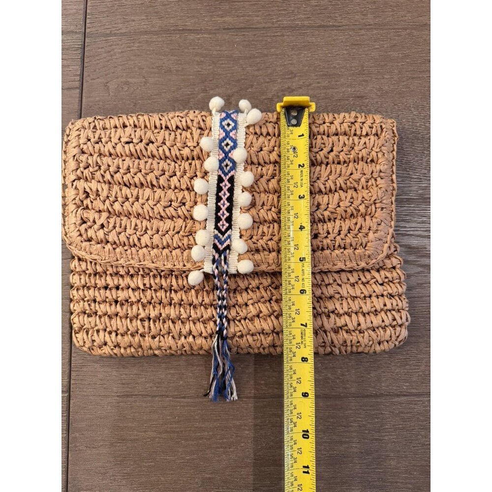 Fallon & Royce Reese Fold Over Straw Clutch Bag Pom Pom Accent - Picture 7 of 7